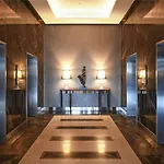 Mercure West & Convention Center 5*