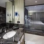 Mercure West & Convention Center 5*