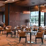 Mercure West & Convention Center 酒店
