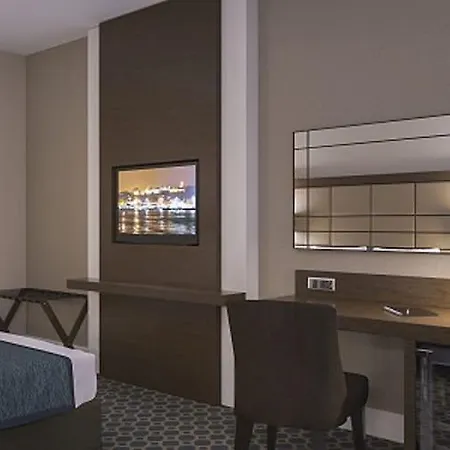 Hotell Mercure West & Convention Center 5*
