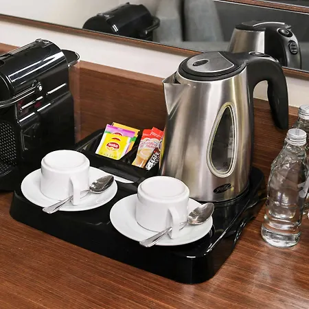 Mercure West & Convention Center Hotell 5*