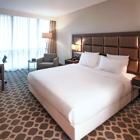 Mercure West & Convention Center Hotell 5*