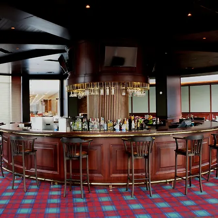 Mercure West & Convention Center Hotel 5*