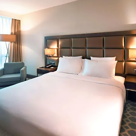 Mercure West & Convention Center Hotel 5*