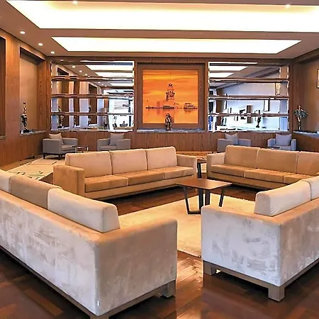 Mercure West & Convention Center Hotell 5*