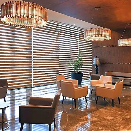 Mercure West & Convention Center Hotell