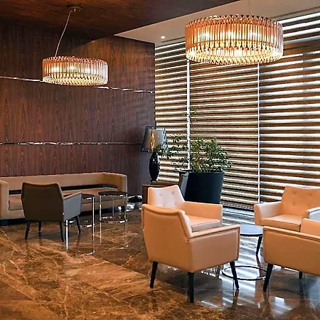 Mercure West & Convention Center