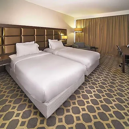 Mercure West & Convention Center 5*