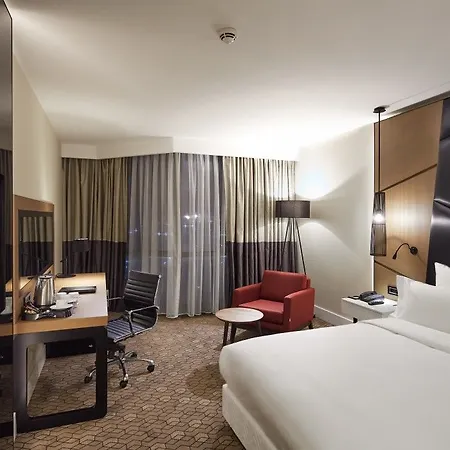 酒店 Mercure West & Convention Center 5*