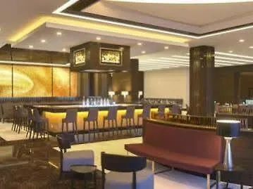 Mercure West & Convention Center Hotel