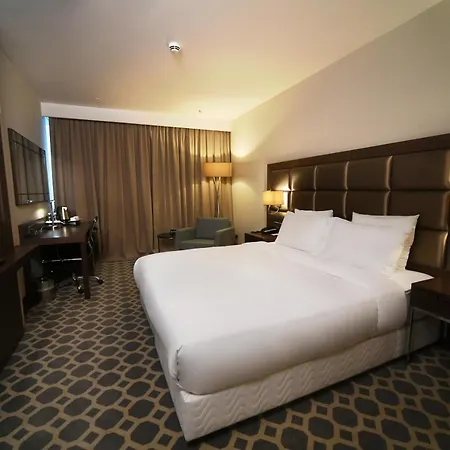 Mercure West & Convention Center Hotell