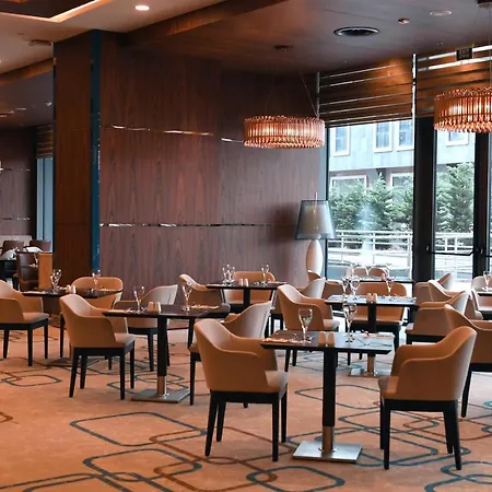 Mercure West & Convention Center Hotell