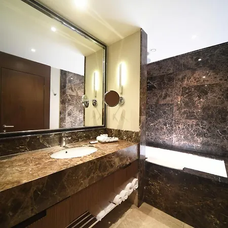 Otel Mercure West & Convention Center