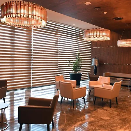 Mercure West & Convention Center Otel 5*