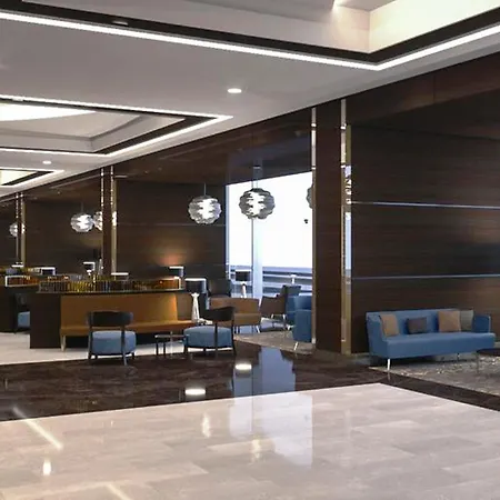 Mercure West & Convention Center Hotel 5*